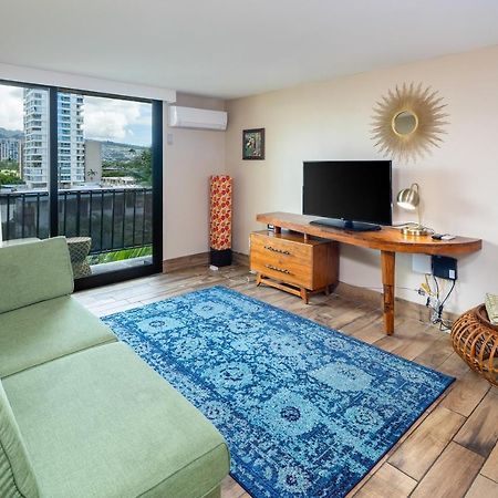 Gorgeous One Bedroom Bamboo Blocks From The Beach Honolulu Buitenkant foto