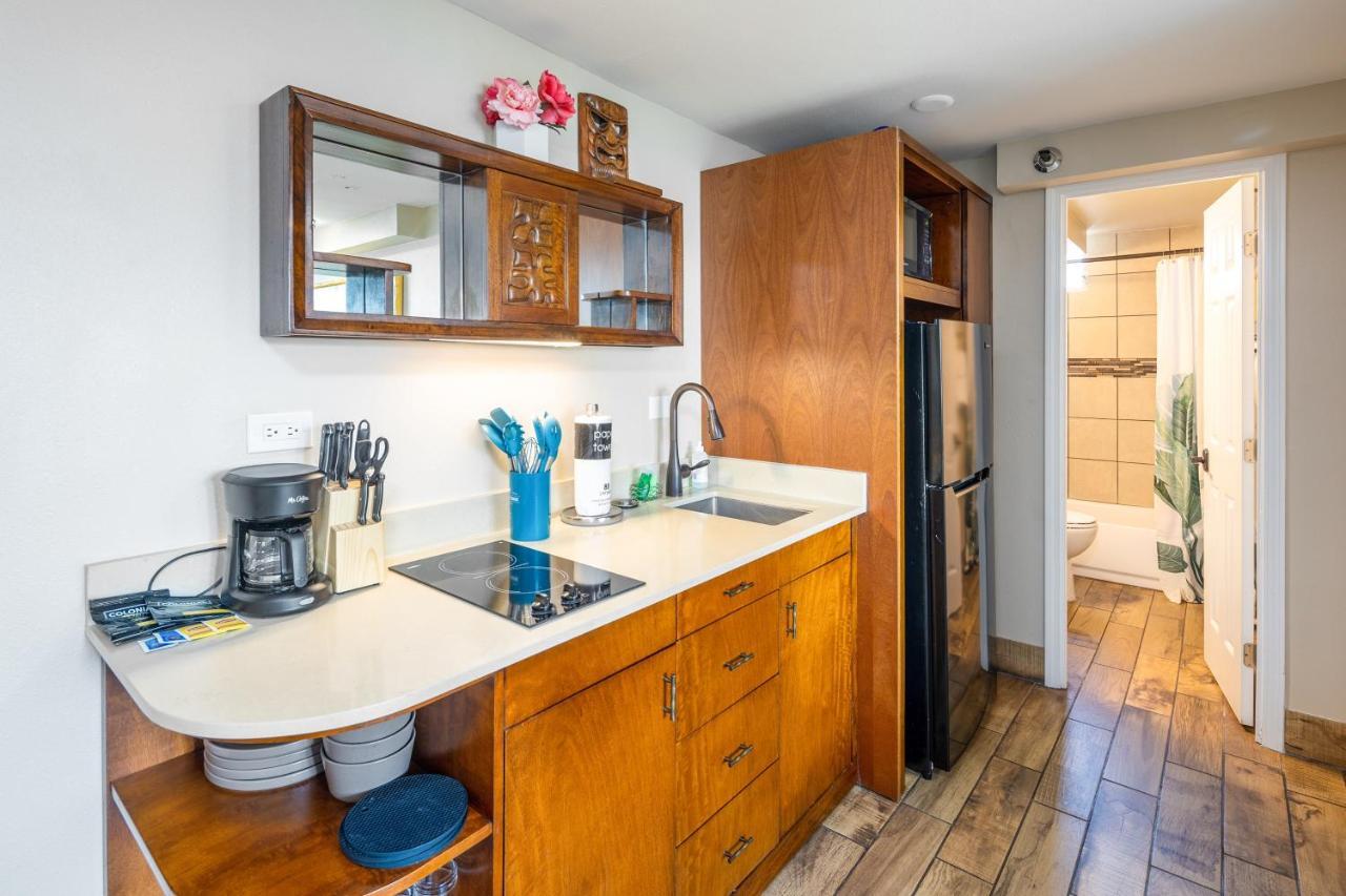 Gorgeous One Bedroom Bamboo Blocks From The Beach Honolulu Buitenkant foto
