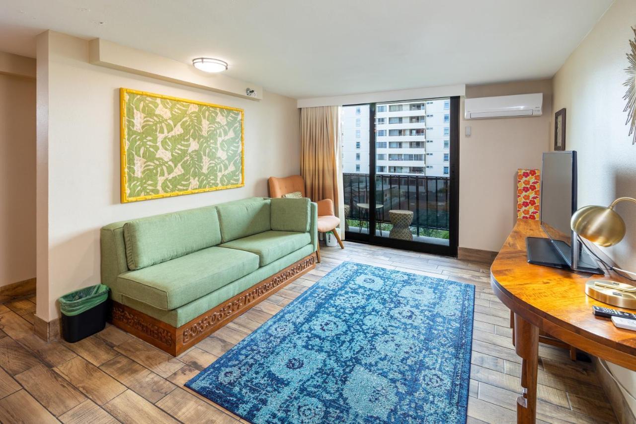 Gorgeous One Bedroom Bamboo Blocks From The Beach Honolulu Buitenkant foto