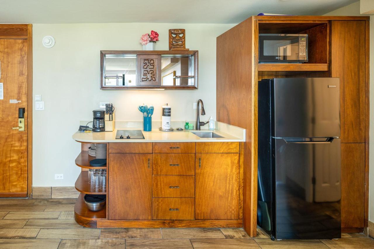 Gorgeous One Bedroom Bamboo Blocks From The Beach Honolulu Buitenkant foto