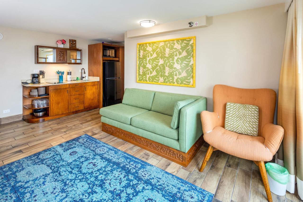 Gorgeous One Bedroom Bamboo Blocks From The Beach Honolulu Buitenkant foto