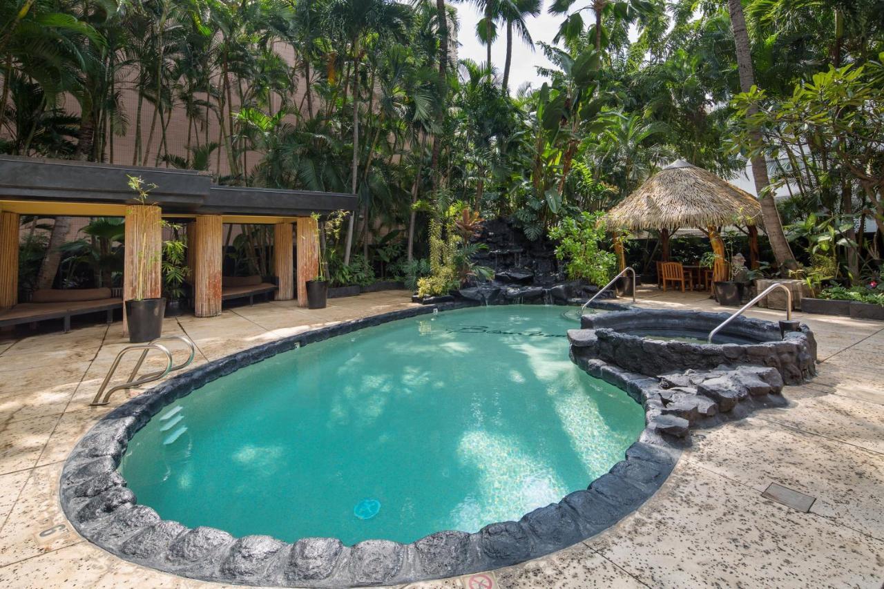 Gorgeous One Bedroom Bamboo Blocks From The Beach Honolulu Buitenkant foto