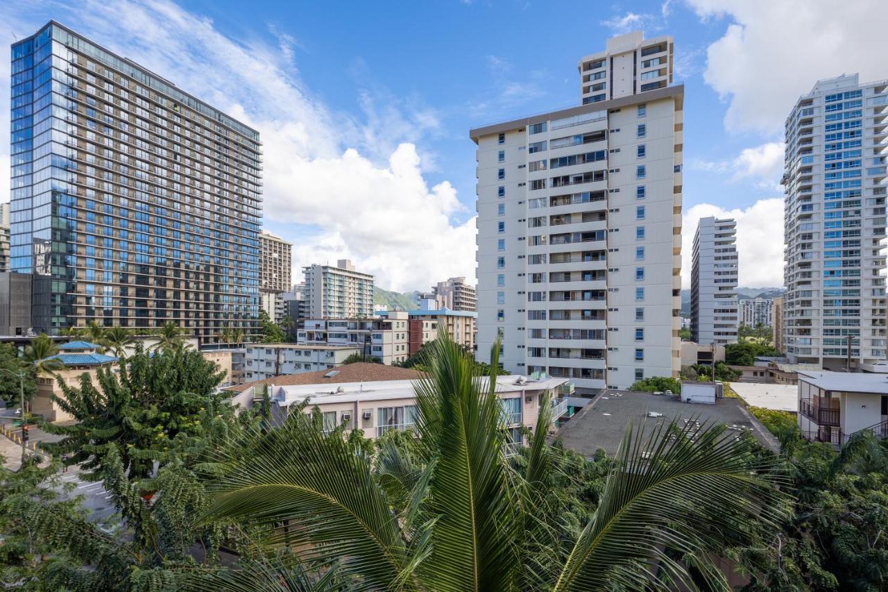 Gorgeous One Bedroom Bamboo Blocks From The Beach Honolulu Buitenkant foto